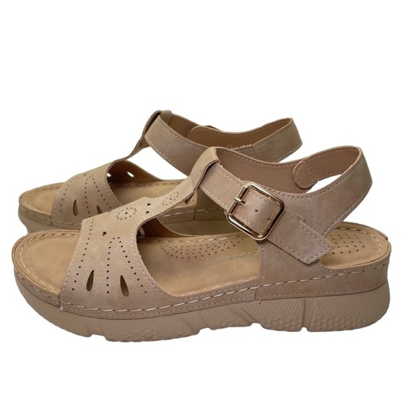 Forever Ladies Comfort Sandals Size 8 - Picture 1 of 9